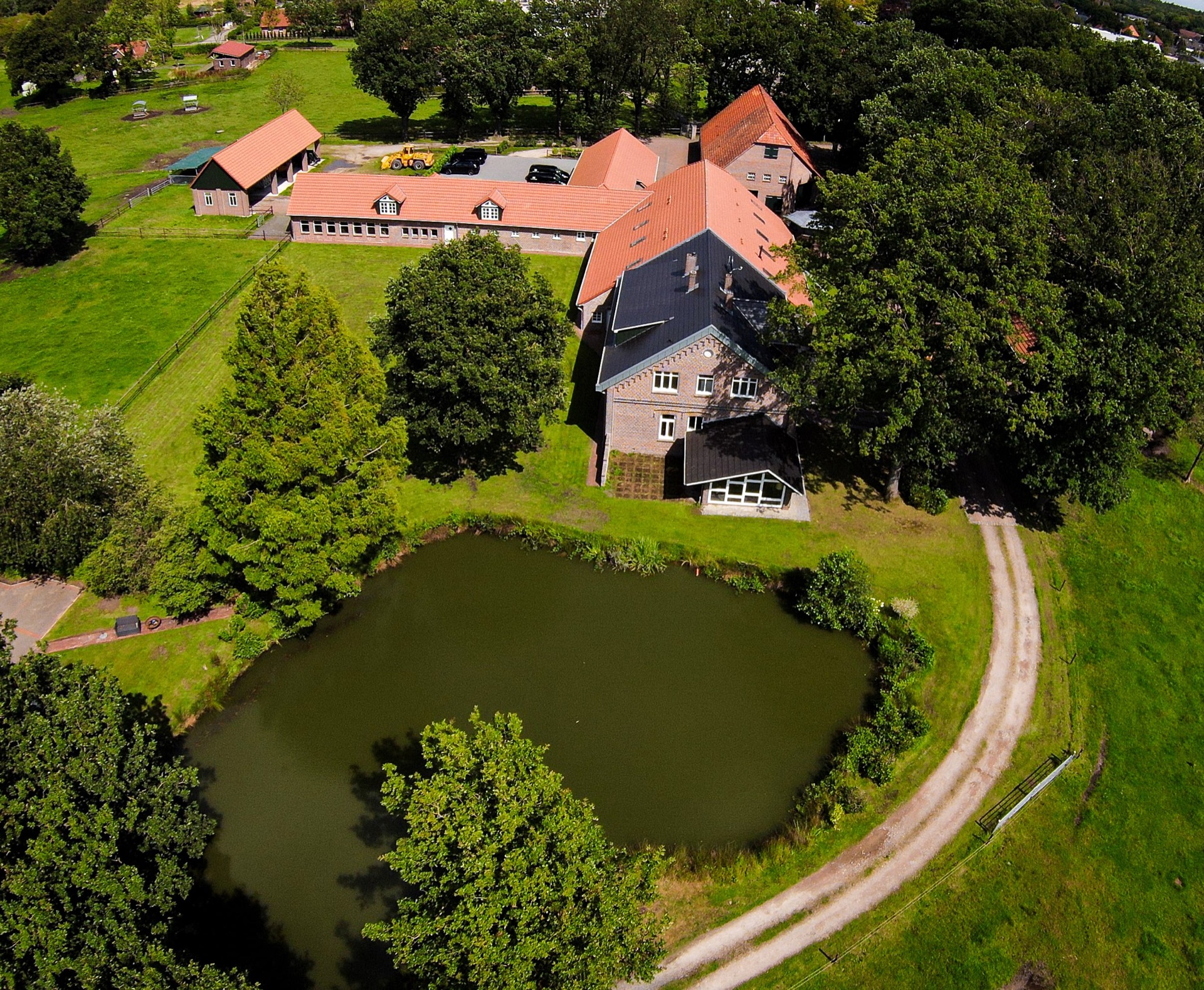 Landgut Rastede in grüner Umgebung